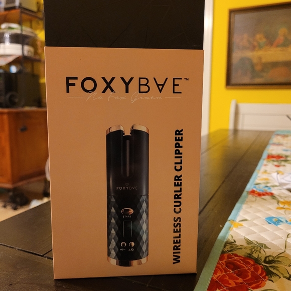 FOXY BAE WIRELESS CURLING CLIPPER - Picture 1 of 2